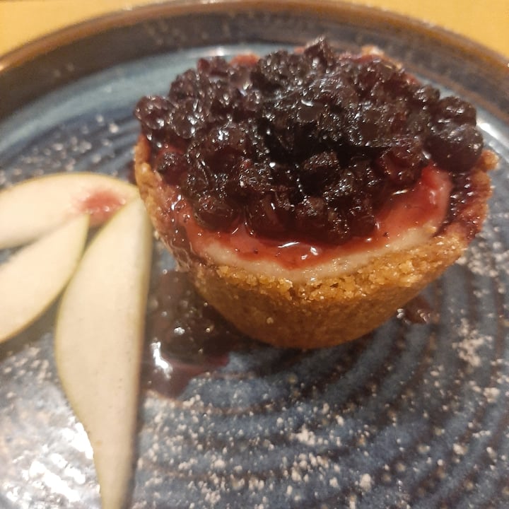 photo of La Mi Mama Cheesecake Con Frutti Di Bosco Caldi shared by @pugliavegan on  06 Dec 2021 - review
