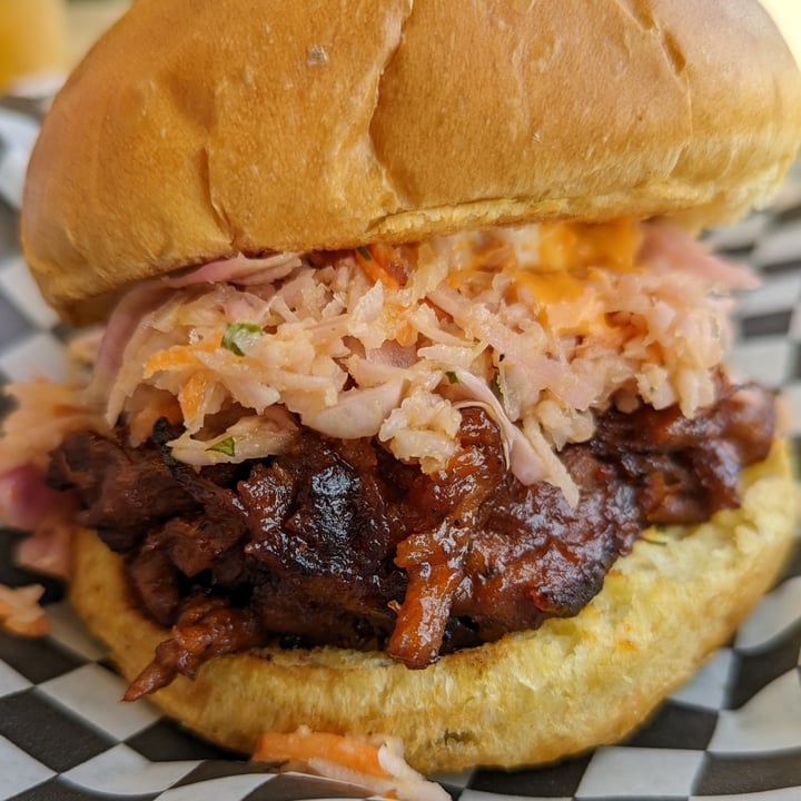 photo of Burger Fiancé Pulled Pork Sandwich shared by @ana-zr on  15 Oct 2022 - review