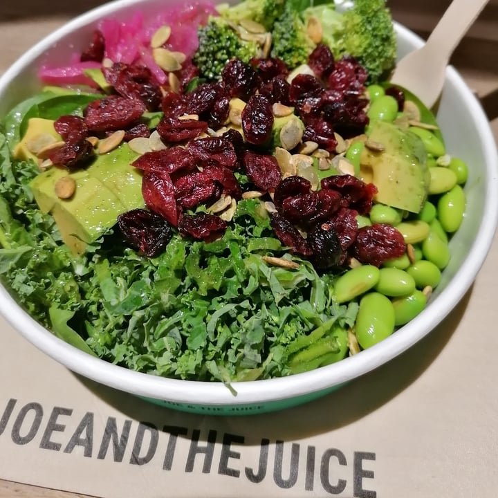 photo of Joe & The Juice Green vegan bowl shared by @giuliamenna on  04 Apr 2022 - review