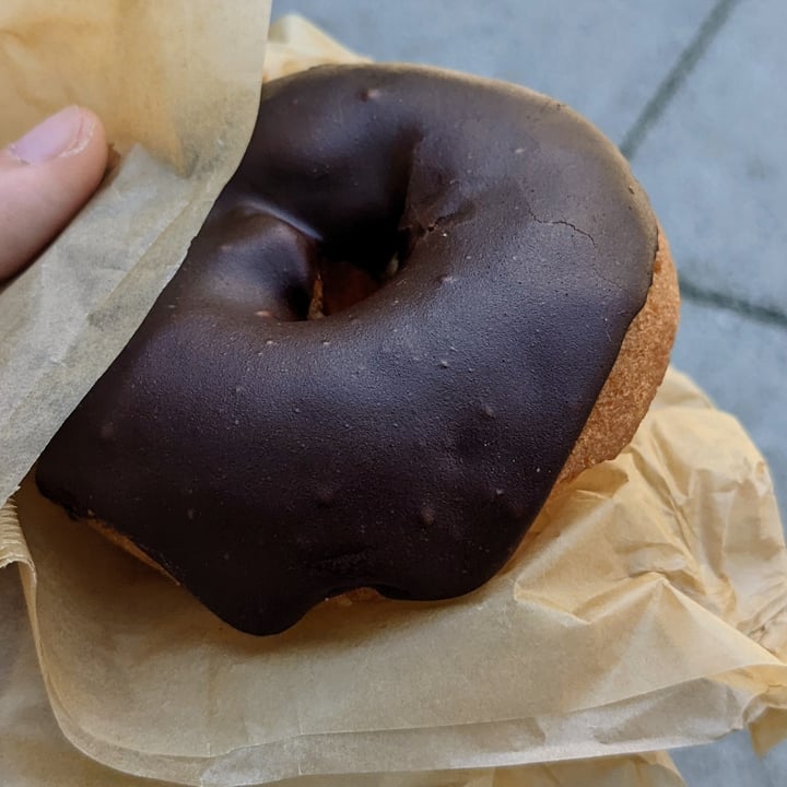 review photo of Whole Foods bakery Chocolate donuts shared by @zthra on 02 Aug 2022 - review