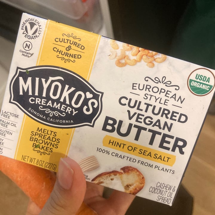 photo of Miyoko's Creamery European Style Cultured Vegan Butter Hint of Sea Salt shared by @lalvear11 on  05 Sep 2021 - review