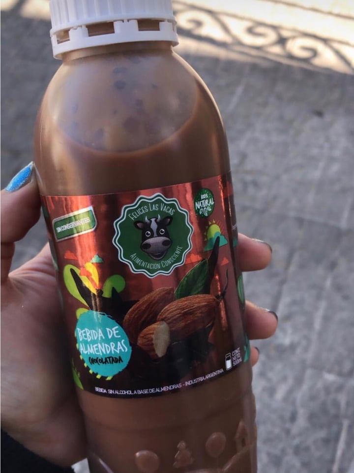 photo of Felices Las Vacas Bebida de Almendras Chocolatada shared by @worldgreen on  29 Sep 2019 - review