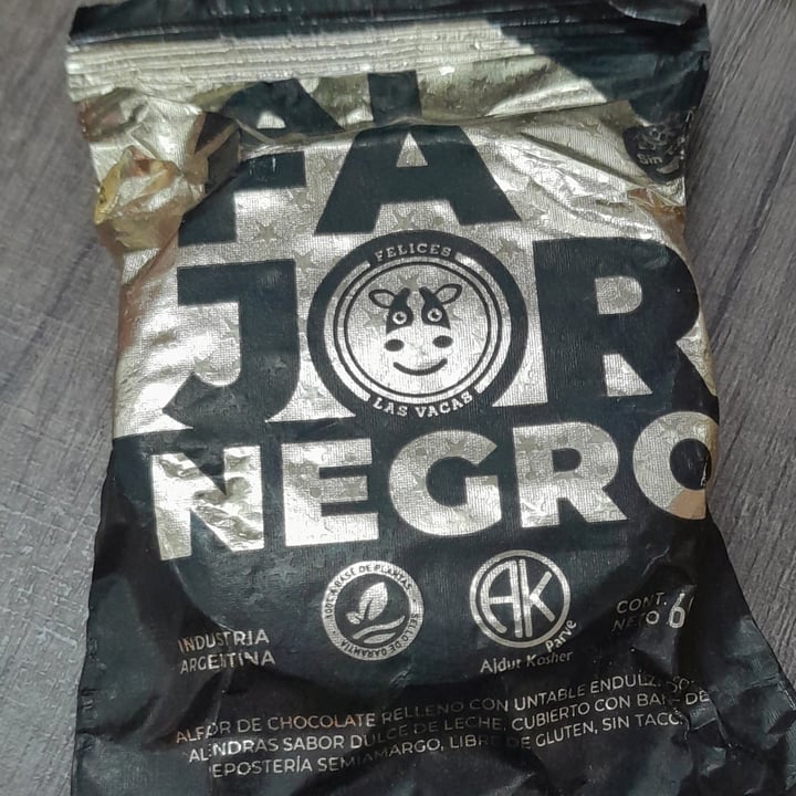 photo of Felices Las Vacas Alfajor negro sin tacc shared by @1963male on  29 Oct 2022 - review