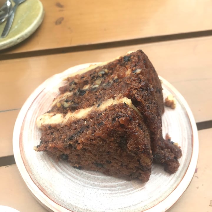 photo of Let it V - Delivery & Take Away Carrot cake shared by @sabrinasilvero on  14 Sep 2021 - review