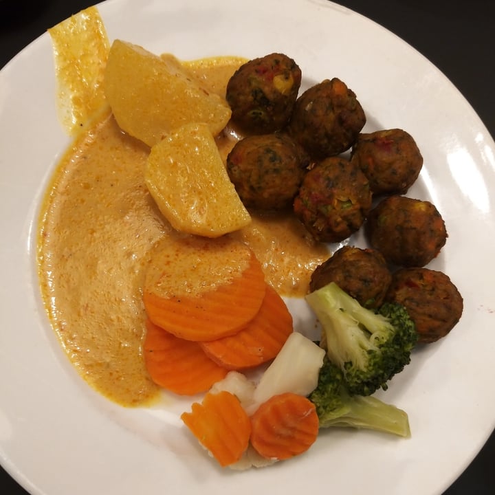 photo of IKEA Alexandra Vegetable Balls With coconut curry Sauce shared by @darkchocoholic on  15 Nov 2022 - review