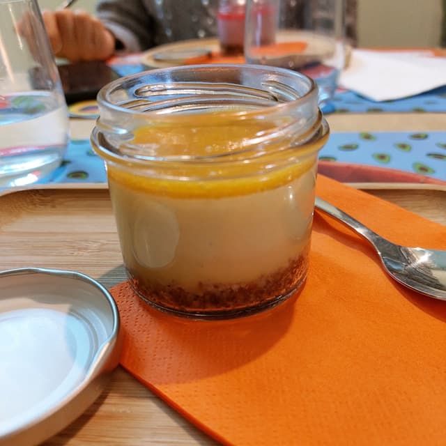 「Vegan cheesecake al mango」の料理の写真