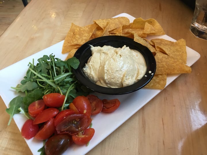 photo of Ed's Cantina & Grill Roasted Jalapeño and Avocado Hummus shared by @lisseatsplants on  22 Jul 2019 - review