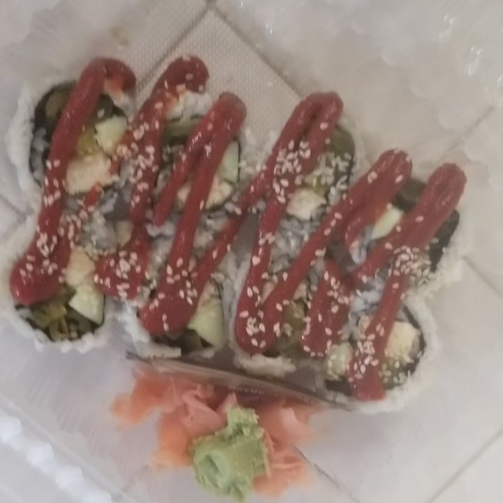 photo of Sipz Vegetarian Fuzion Cafe Fireworks Roll shared by @catladymeowmeow on  12 Sep 2021 - review