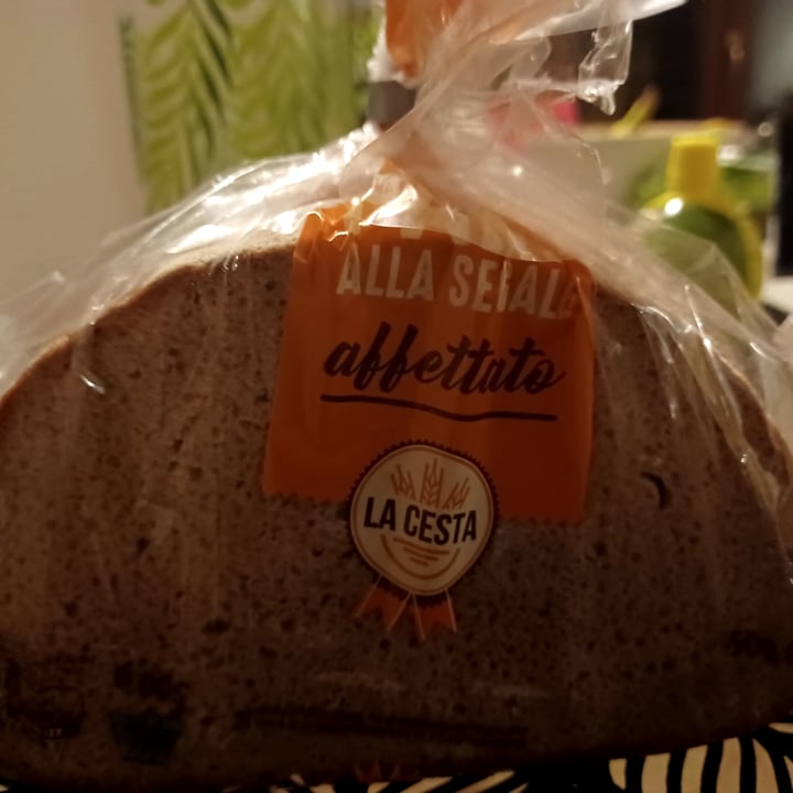 photo of La cesta Pane di segale shared by @zurrunoa on  11 Mar 2022 - review