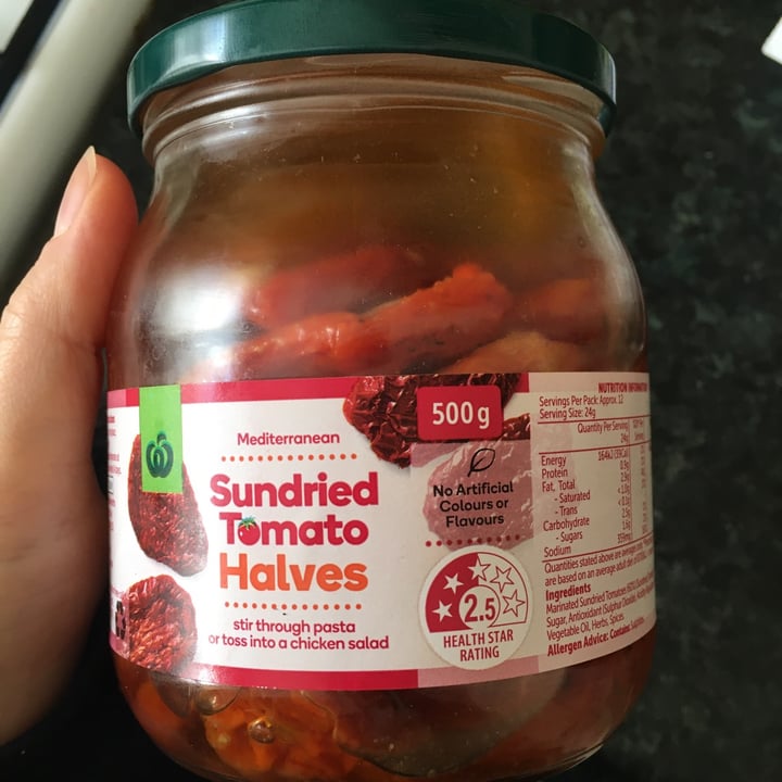 review photo of Woolworths Food Sundries tomatoes shared by @hannahtheyogi on 11 May 2020 - review