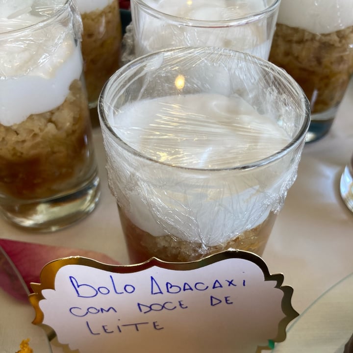 photo of Santai Bistrô bolo de abacaxi com doce de leite shared by @meditarnaescola on  16 Aug 2022 - review