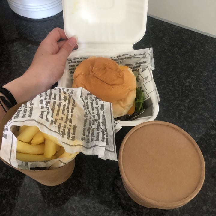 photo of Vegan Streetfood Deli - Obs Oh My Cluck Burger shared by @tsbarker on  01 Nov 2021 - review