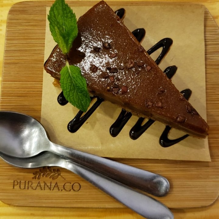 photo of Purana.Co Torta de chocolate com caramelo salgado shared by @isiscorreia on  26 Jul 2021 - review