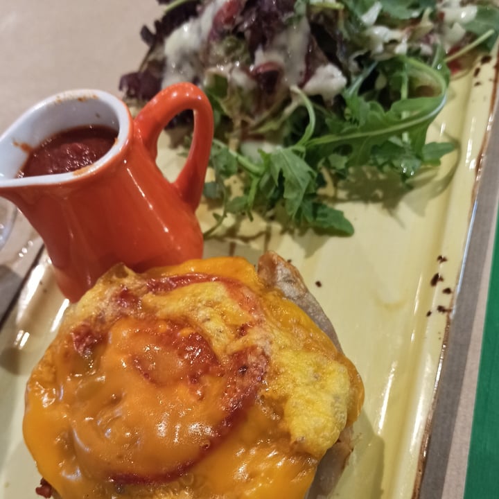 photo of Athens Vegan Burgers Ravioli shared by @annamiou on  27 Aug 2022 - review