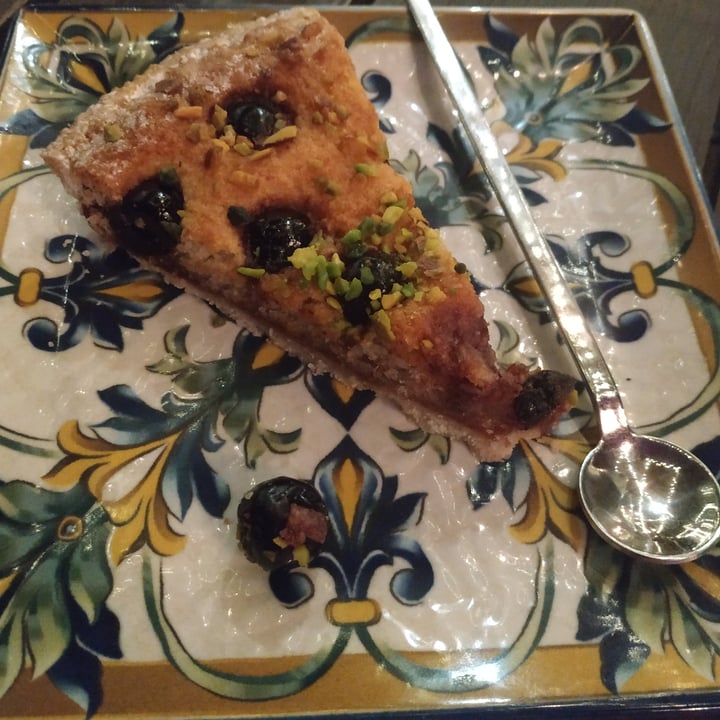 review photo of Parco Romano Biodistretto Castelli Romani crostata con amarene e frangipane shared by @robylove on 11 Aug 2022 - review