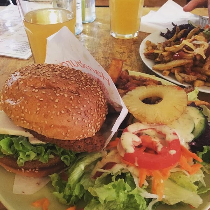 photo of Yoyo Foodworld Cheese Burger shared by @andy11 on  20 Sep 2020 - review