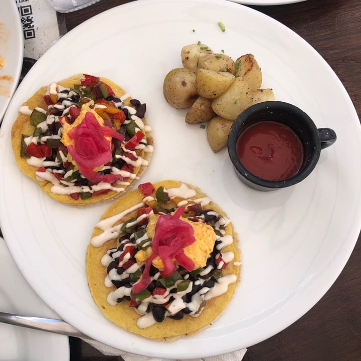 photo of The Pitted Date Vegan Restaurant, Bakery and Café Huevos Racheros shared by @izaskunquilez on  08 Sep 2021 - review