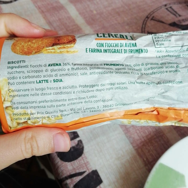 photo of Prix Biscotti ai cereali con farina integrale shared by @a-girl-is-trying on  06 Apr 2022 - review