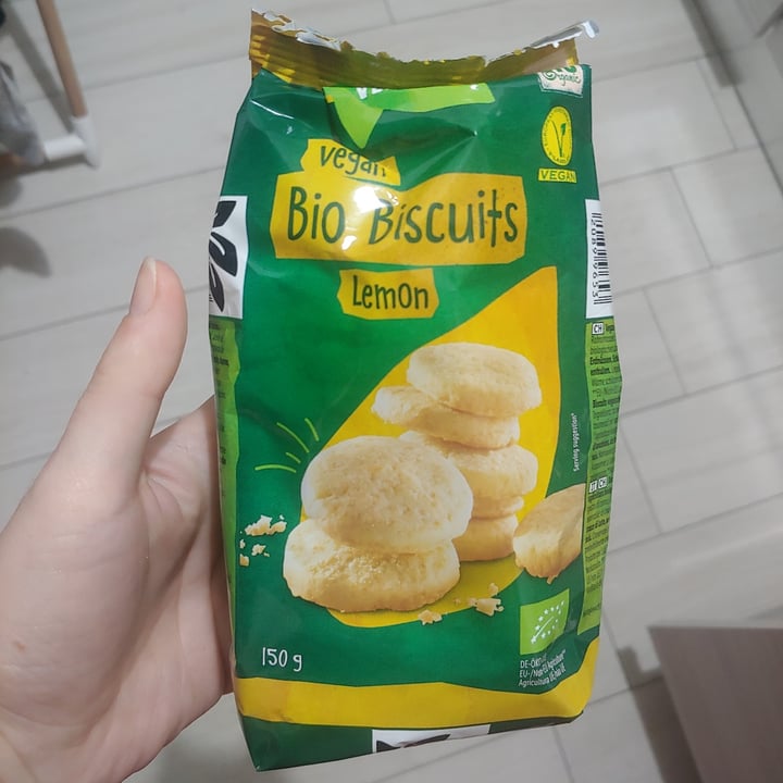 photo of Vemondo Biscotti Al Limone shared by @veganiscool on  04 Feb 2022 - review