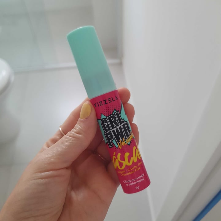review photo of Vizzela Cosméticos Máscara De Cílios shared by @eloisavet on 02 Oct 2021 - review