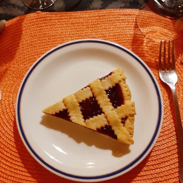 Photo of the dish “crostata di lamponi bio”