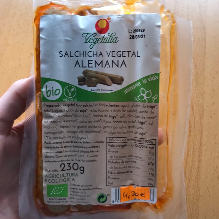 photo of Vegetalia Salchicha vegetal alemana shared by @aitanacomellas on  21 Dec 2020 - review