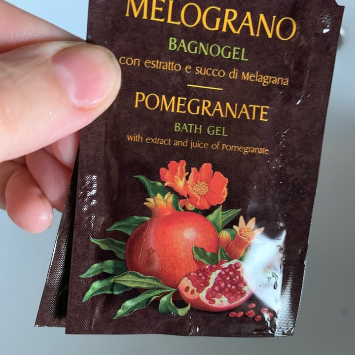 photo of L’Erbolario pomegranate bagnogel shared by @coloratantonella on  08 Nov 2022 - review
