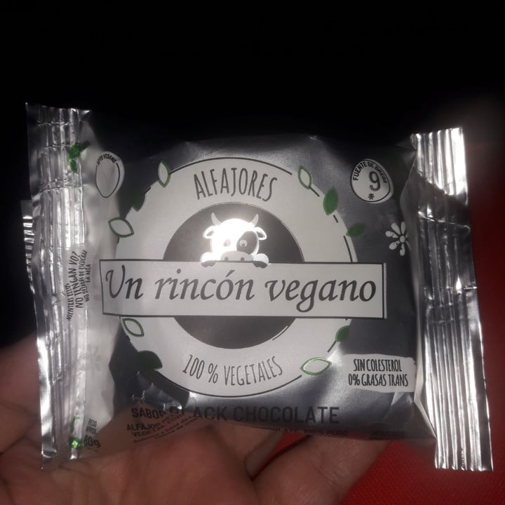 photo of Un Rincón Vegano Alfajor Chocolate shared by @ladynoe on  30 Jan 2020 - review