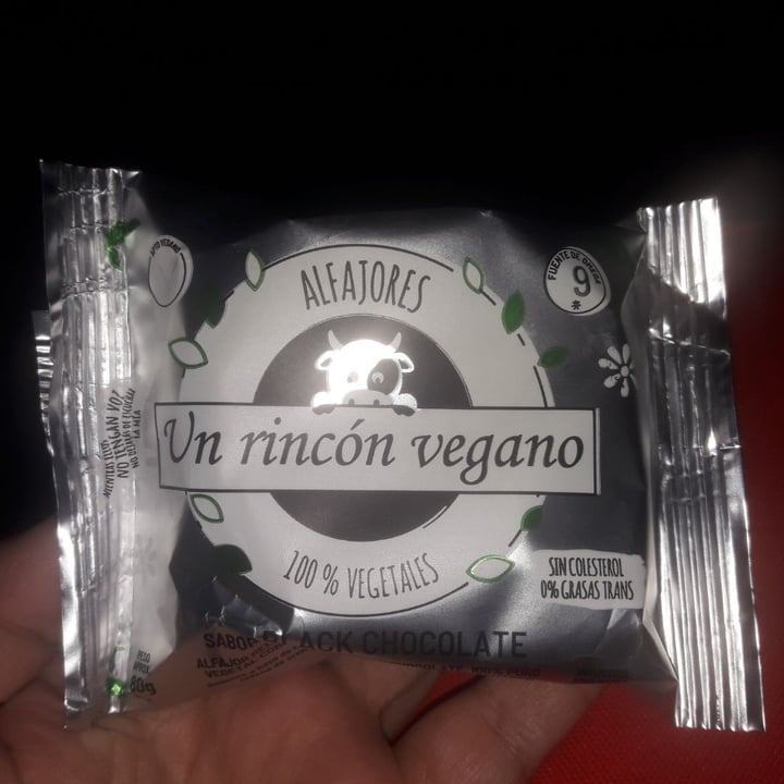 review photo of Un Rincón Vegano Alfajor Chocolate shared by @ladynoe on 30 Jan 2020 - review