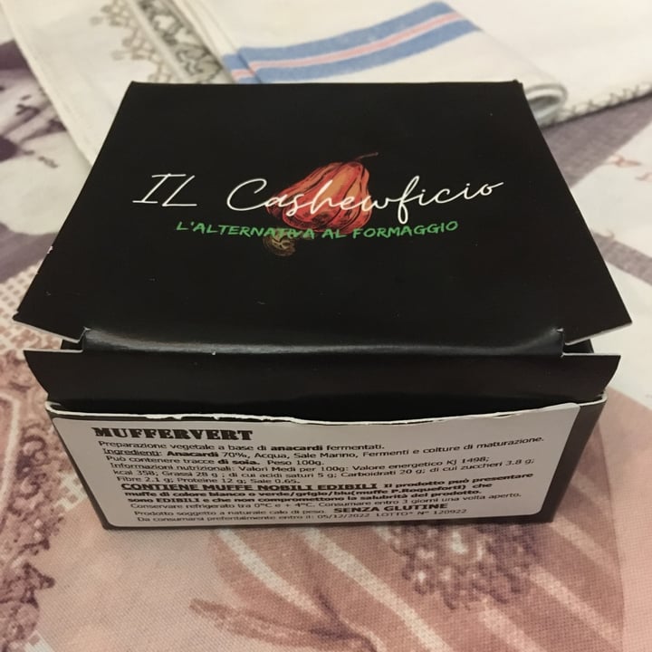 photo of Il CashewFicio Muffervert shared by @carmenac on  01 Nov 2022 - review