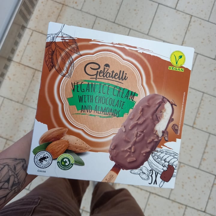 review photo of Gelatelli Vegan Ice Cream with Chocolate and Almonds shared by @janineoliveira99 on 07 Oct 2021 - review