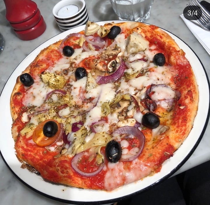 photo of Pizza Express Vegan giardiniera shared by @georgiamcp on  28 Dec 2019 - review