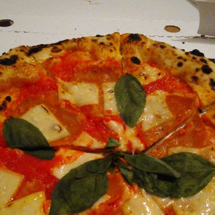 photo of La Stella Nera Pizza Margherita shared by @julru on  30 Apr 2020 - review