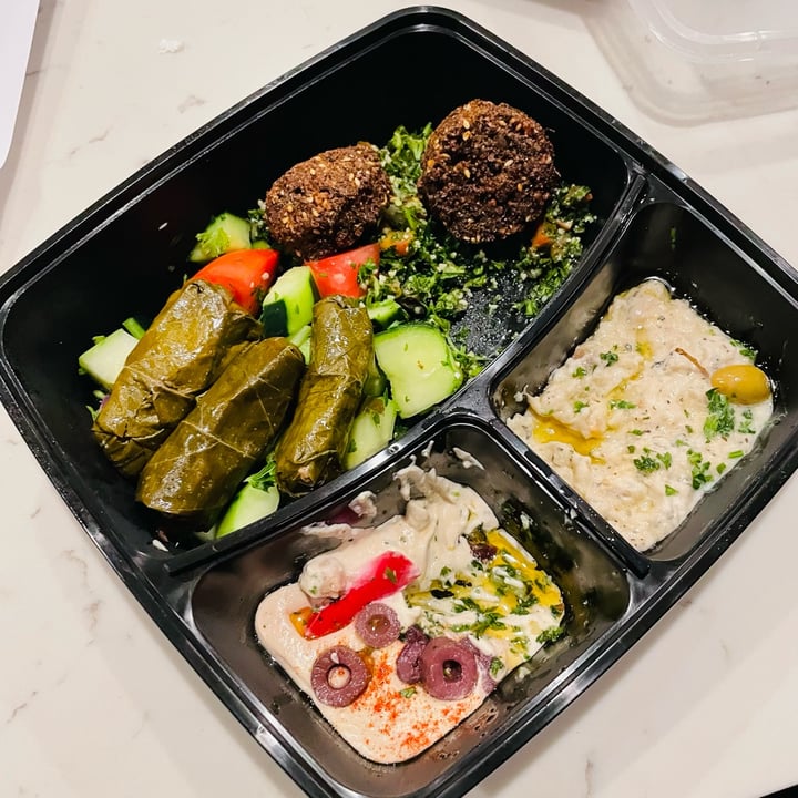 review photo of Falafel Hut Santa Rosa Vegetarian Combo shared by @maggielicalis on 15 Oct 2022 - review