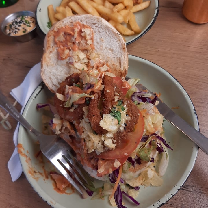 review photo of Lekker Vegan Kloof Crunchy burger shared by @hannahbanana81 on 01 Dec 2020 - review