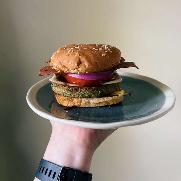photo of Hilary's Organic World’s Best Veggie Burger shared by @agf on  10 Jun 2022 - review