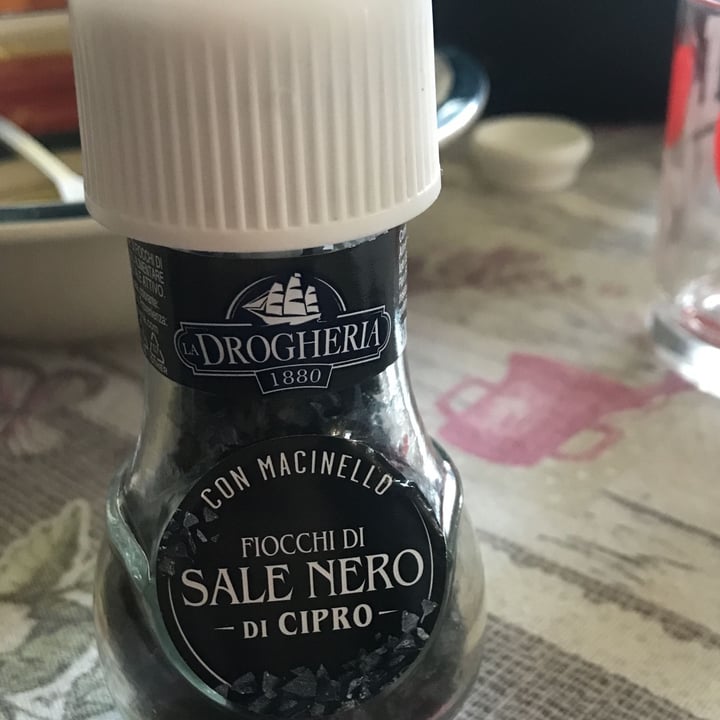 photo of La Drogheria Fiocchi di Sale Nero di Cipro shared by @lacry on  22 Mar 2022 - review