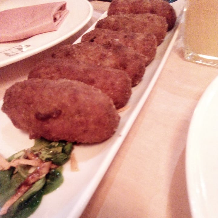 photo of Restaurante Madre Tierra Croquetas shared by @anyi on  26 May 2020 - review