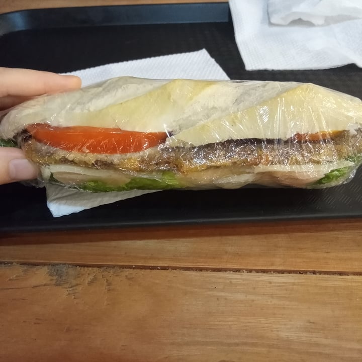 photo of Futuro Veggie - Coffee & Deli Sandwich De Milanesa De Seitan shared by @sofiamusical on  04 Mar 2021 - review