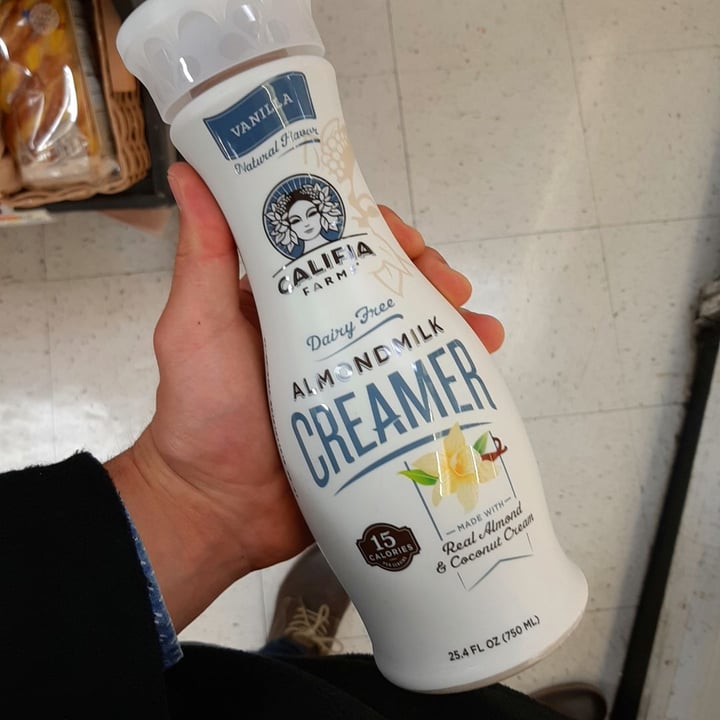 photo of Califia Farms Almondmilk Creamer Vanilla shared by @nico-aguilera on  25 Feb 2020 - review