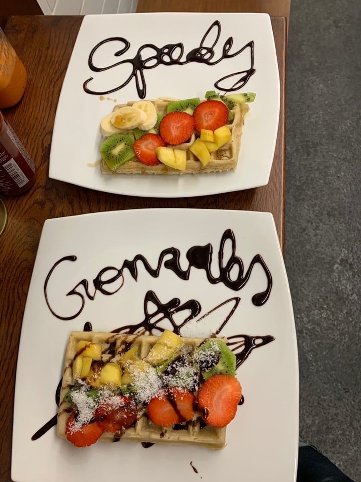 review photo of Kenny’s im Sonnwendviertel Vegan Waffle With Chosen Toppings shared by @nonni on 28 Feb 2020 - review