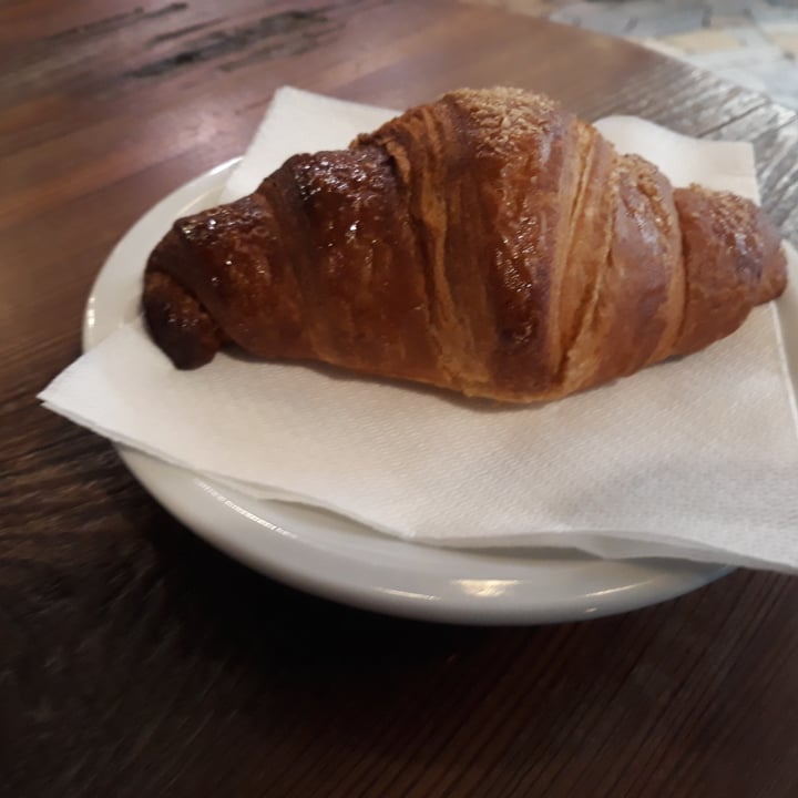 photo of Bar della posta Brioches vegan ribes e melograno shared by @zorb on  09 May 2022 - review