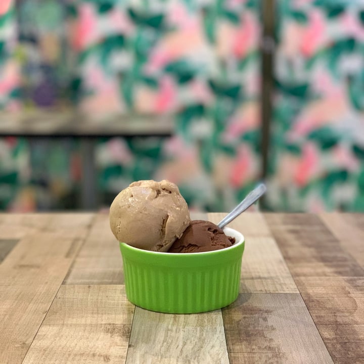 photo of WellSmoocht Hazelnut Ice Cream shared by @lolahippie on  28 Sep 2022 - review
