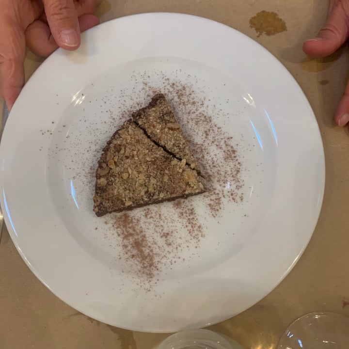 photo of La Raccolta Torta Al Cioccolato Con Nocciole shared by @martachatnoir92 on  18 Oct 2022 - review