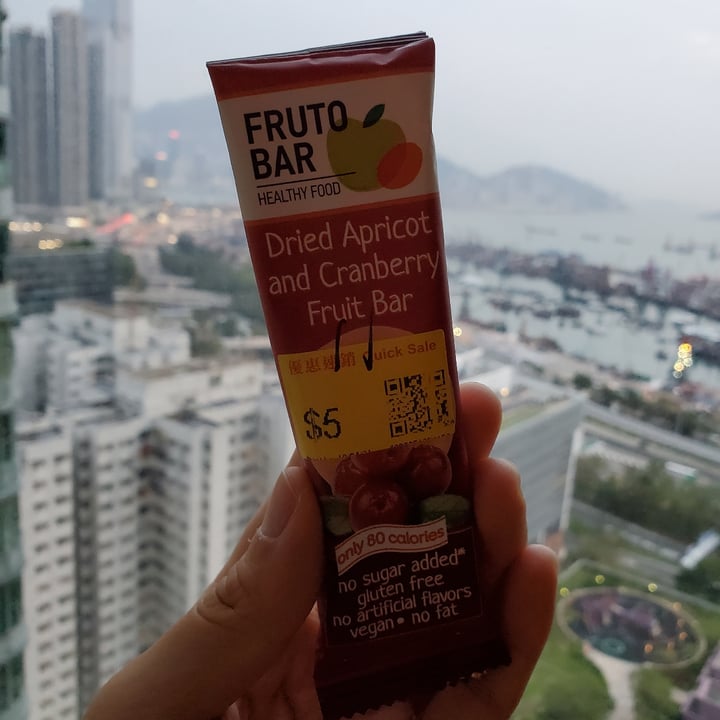 photo of Fruto Bar Dried Apricot and Cranberry Fruit Bar shared by @moosewong on  01 May 2021 - review