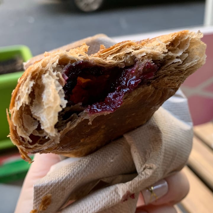 photo of Santoni - When Food is the Solution Vegan Croissant shared by @emmalj on  09 Jun 2021 - review