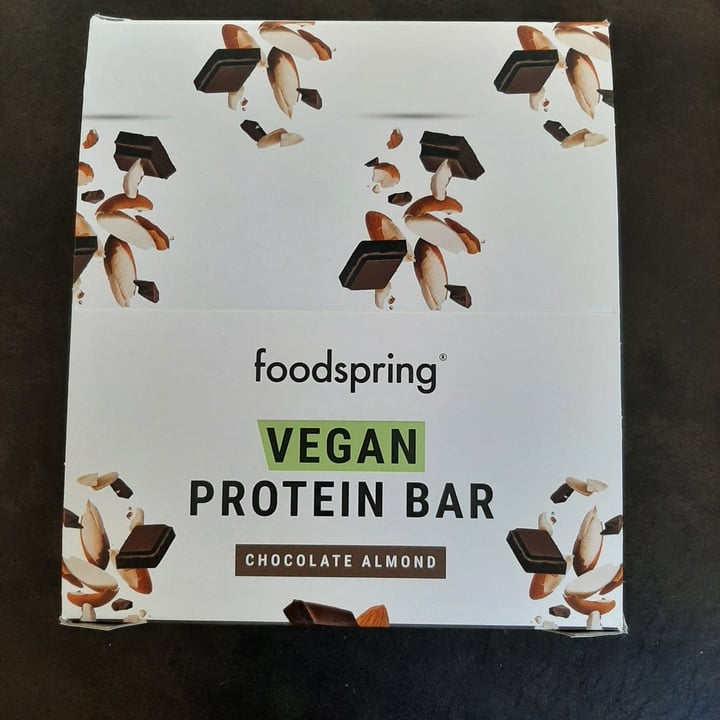 review photo of Foodspring protein bar chocolate almond shared by @consulentefelina on 10 Apr 2022 - review