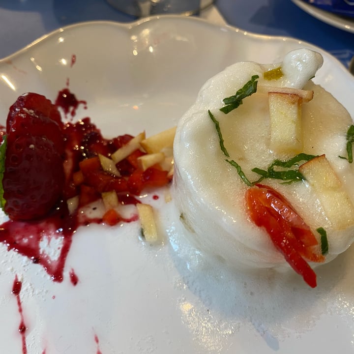 review photo of Bacalhau na Vila Helado de Lima, con Hierbabuena Y Vodka shared by @esti8 on 13 Mar 2022 - review