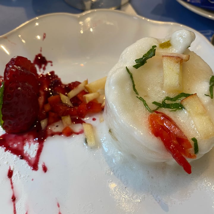 photo of Bacalhau na Vila Helado de Lima, con Hierbabuena Y Vodka shared by @esti8 on  13 Mar 2022 - review