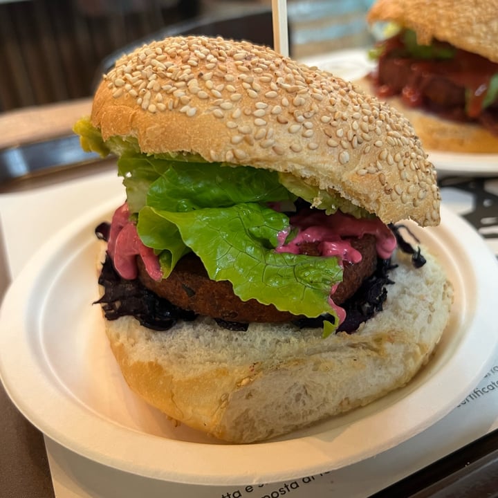 photo of Veg&Veg Burger Asian shared by @samrumble95 on  15 Nov 2022 - review